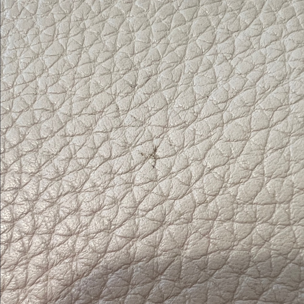 Coach Cream Leather Shay Shoulder Bag - Picture 7 of 9